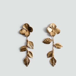 Mango Gold Floral Leaf Earrings